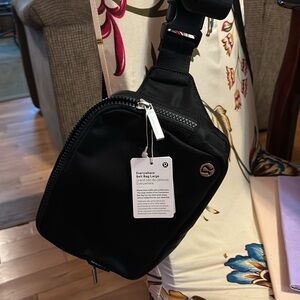 Lululemon Everywhere Belt bag- Black, Large! Brand new w/tags!!!